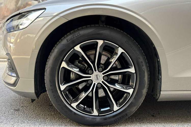 Used Volvo S60 2022 B4 Zhiyi Luxury Edition Exterior 3