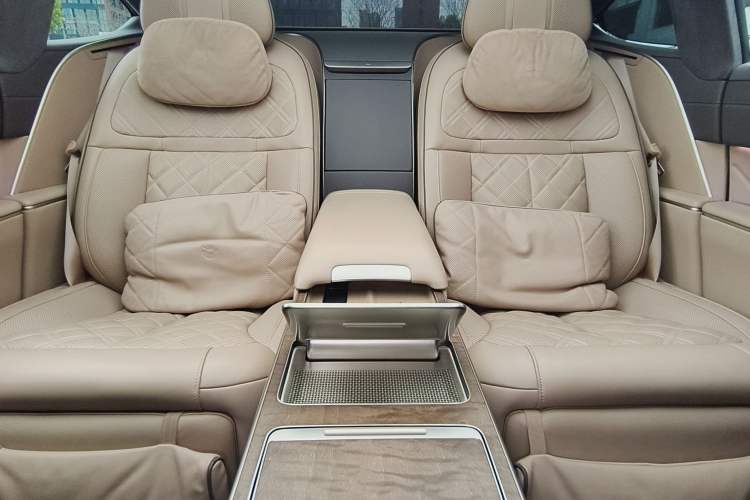 Used Nio ET9 2025 100kWh Signature Edition Interior 6