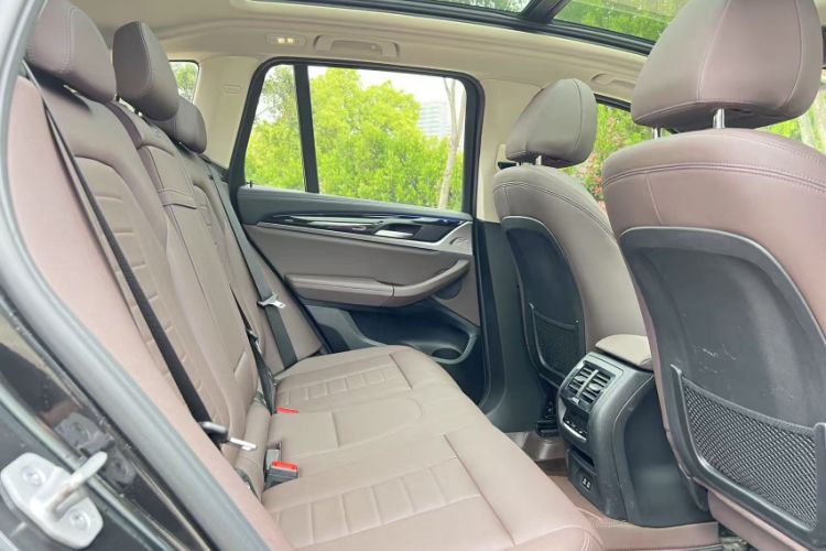 Used BMW X3 2021 xDrive25i M Sport Package Interior 4