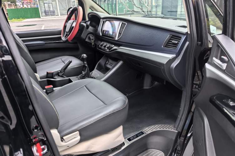 Used FORTHING Lingzhi 2022 M5L 1.6L Utility Model 7 Seats