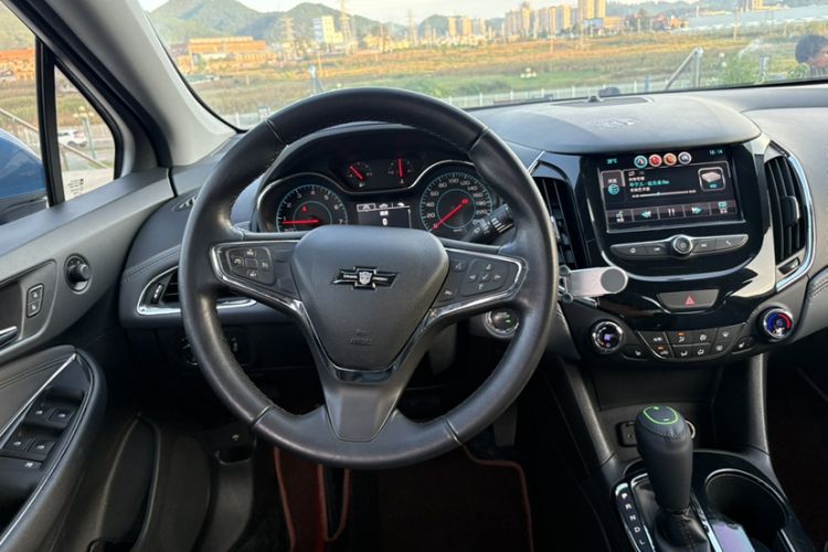 Used Chevrolet Cruze 2017 1.4T Hatchback Dual-Clutch Lingfeng Edition