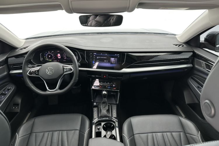 Used Volkswagen Passat New Energy 2023 430 PHEV Hybrid Luxury Edition Interior 1