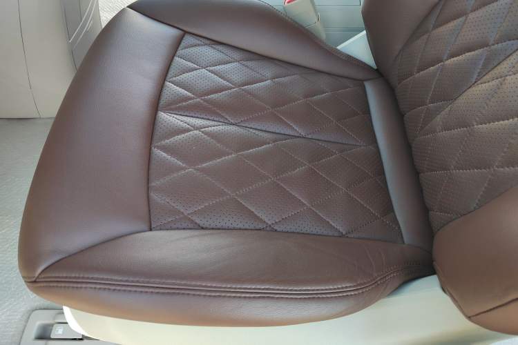 Used Buick GL8 2022 Land Cruiser Executive Class 652T Comfort Model
