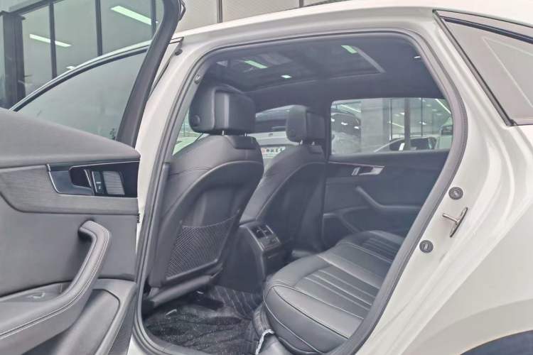 Used Audi A4L 2024 40 TFSI Luxury Dynamic Edition