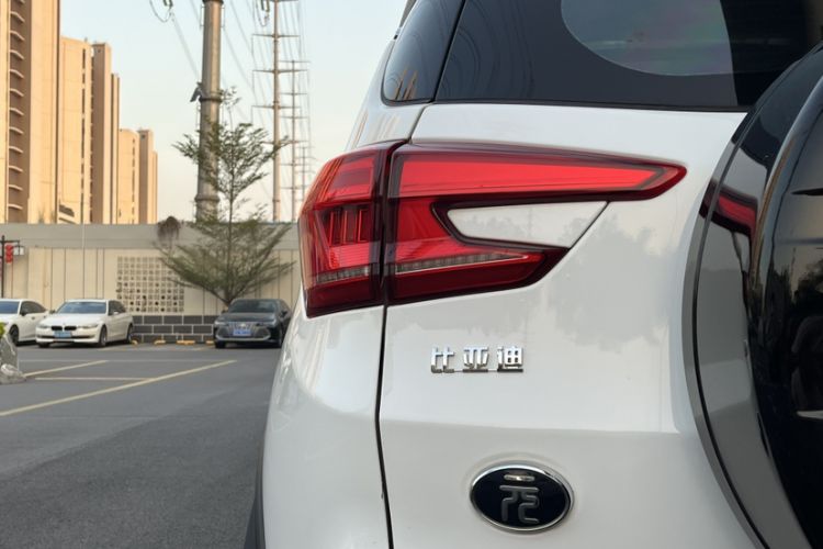 Used BYD Yuan New Energy 2019 EV360 Smart Connect Enjoyment Model