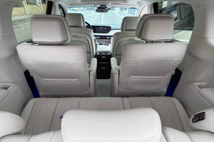 Used Buick GL8 New Energy 2024 Lu Zun Luxury Edition 7-Seater
