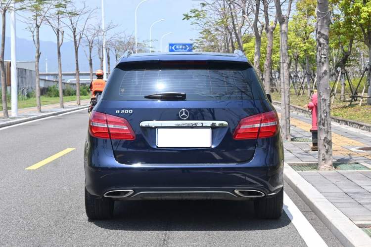 Used Mercedes-Benz B-Class 2017 B 200 Fashion Model Exterior 6