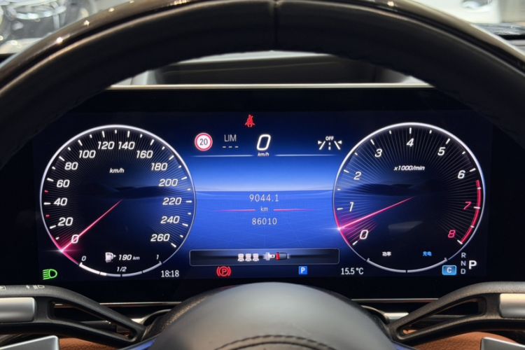 Used Mercedes-Benz Maybach S-Class 2021 S 480 4MATIC Odometer Close Up