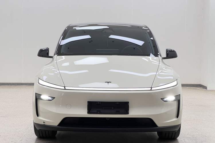 Used Tesla Model Y 2025 Rear-Wheel-Drive Version Exterior 4