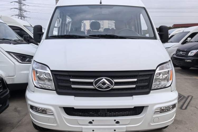 Used SAIC MAXUS Xintu V80 2023 2.0T AMT Classic Aoyuntong Long Wheelbase Mid-Height 6/7/8/9-Seater
