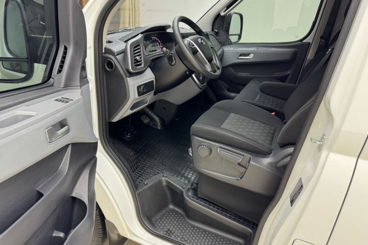 Used SAIC MAXUS Xintu V80 2024 Aotong 6AMT Short-Wheelbase Ultra-Low Roof 127 Ps 5/6 Seats