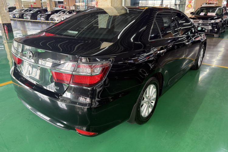 Used Toyota Camry 2016 2.0G 10th Anniversary Leading Edition
