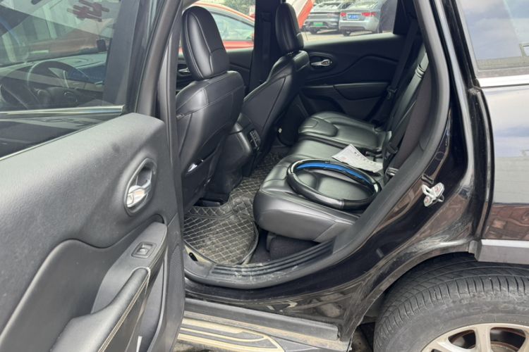 Used Jeep Cherokee 2016 2.4L Leading Edition