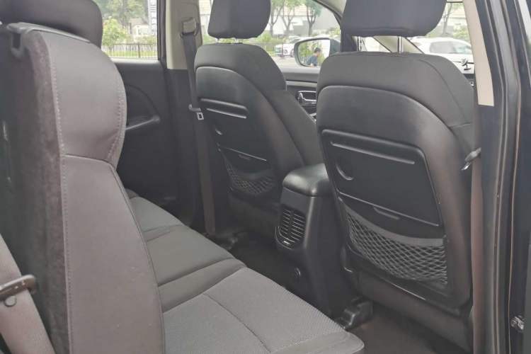 Used Kia Carens 2013 2.0L 7-Seater Automatic Standard Version China IV Standard
