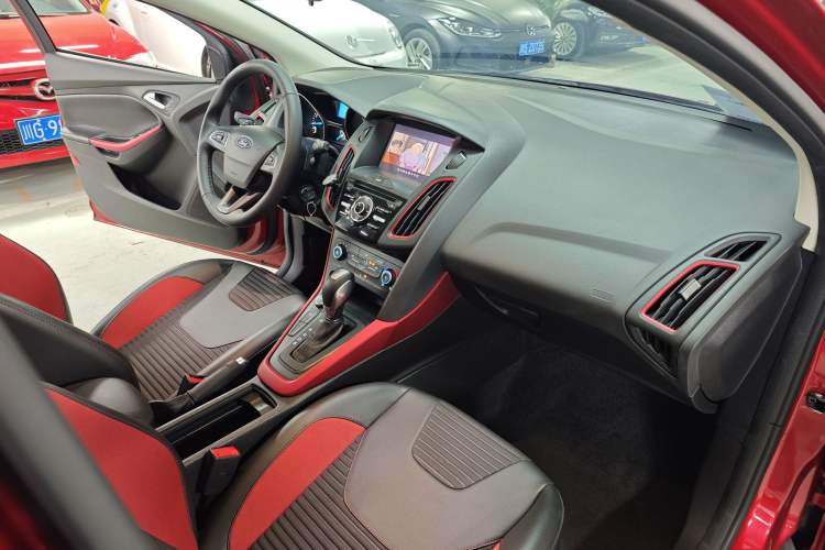 Used Ford Focus 2020 Hatchback Classic 1.5L Automatic Trendy Model Interior 4
