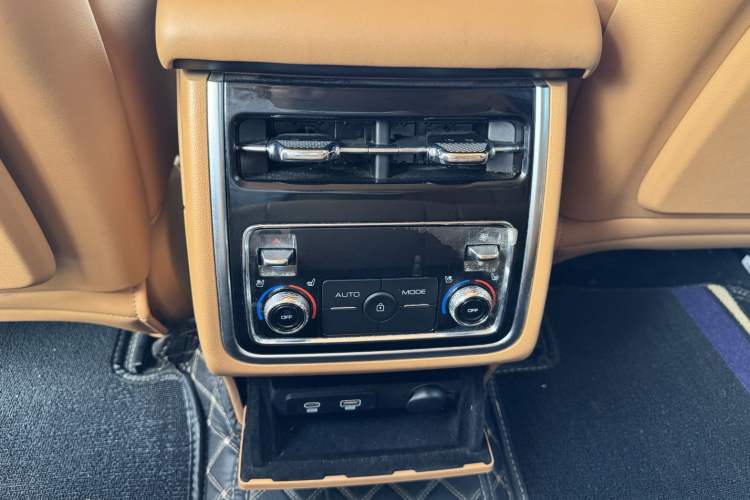 Used Tank 500 New Energy 2024 Hi4-T Interior 5