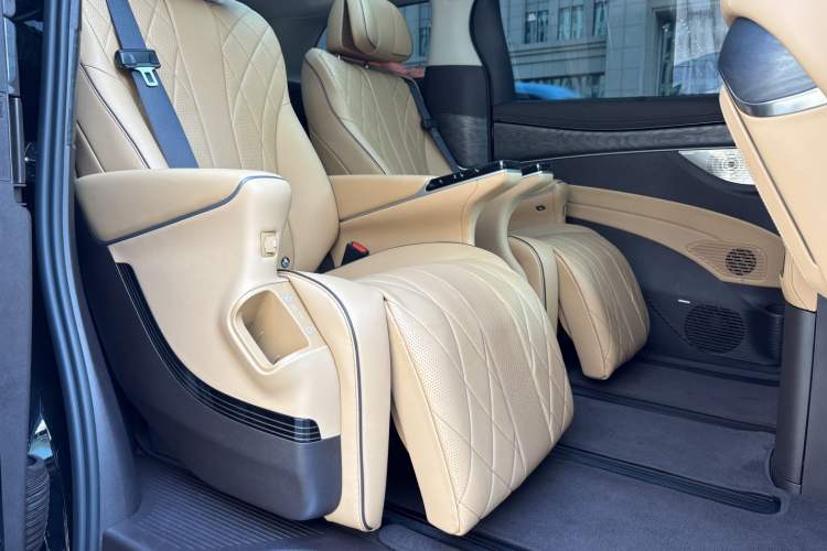 Used Denza D9 2024 EV 620 Premium Model