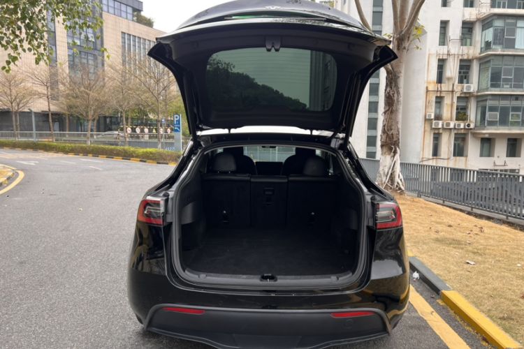 Used Tesla Model Y 2022 Rear-Wheel-Drive Version
