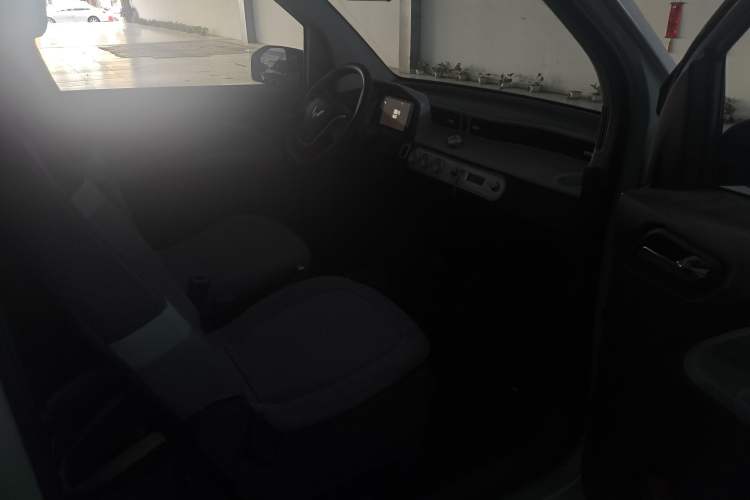 Used Wuling Hongguang MINIEV 2022 Macaron Premium Model – Lithium Ternary Battery Interior 7