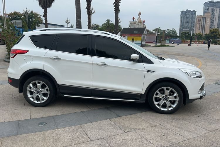 Used Ford Kuga 2015 2.0L GTDi Four-Wheel-Drive Sport Model