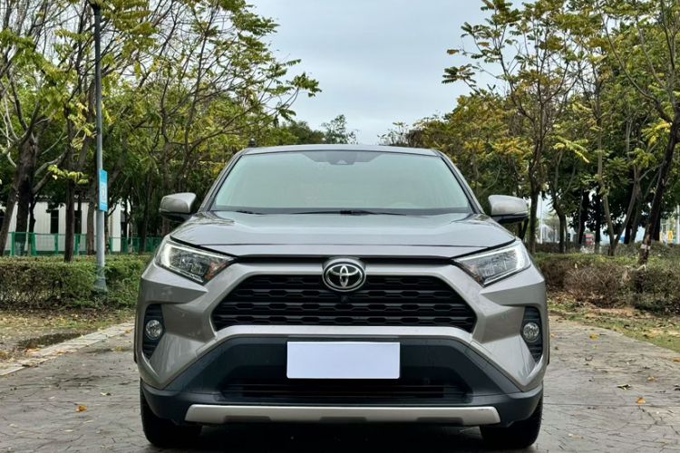 Used Toyota RAV4 2021 2.0L CVT Two-Wheel Drive Fashion Edition