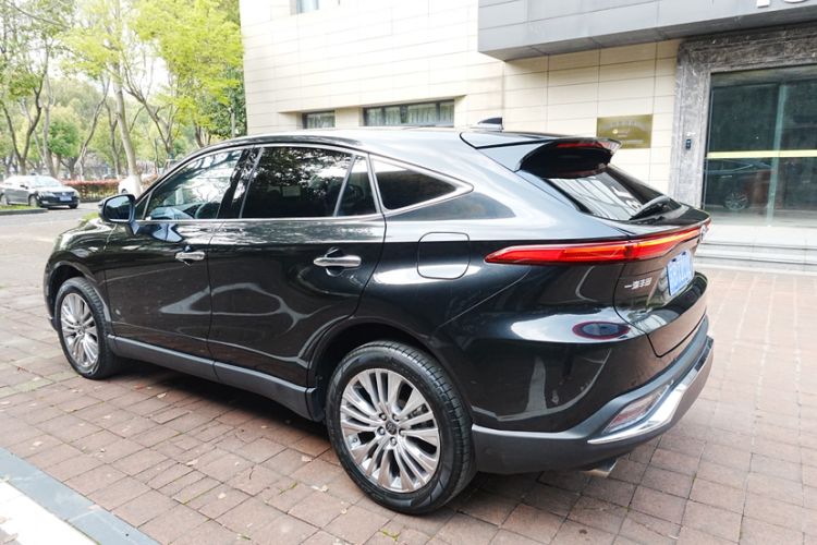 Used Toyota Harrier 2022 2.0L CVT Two-Wheel Drive Deluxe Edition Exterior 3