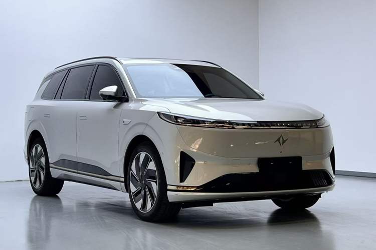 Used Dongfeng eπ eπ008 2024 210Max Range-Extended Version 6 Seats