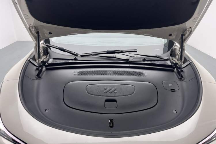 Used IM LS6 2023 Max Standard Edition
