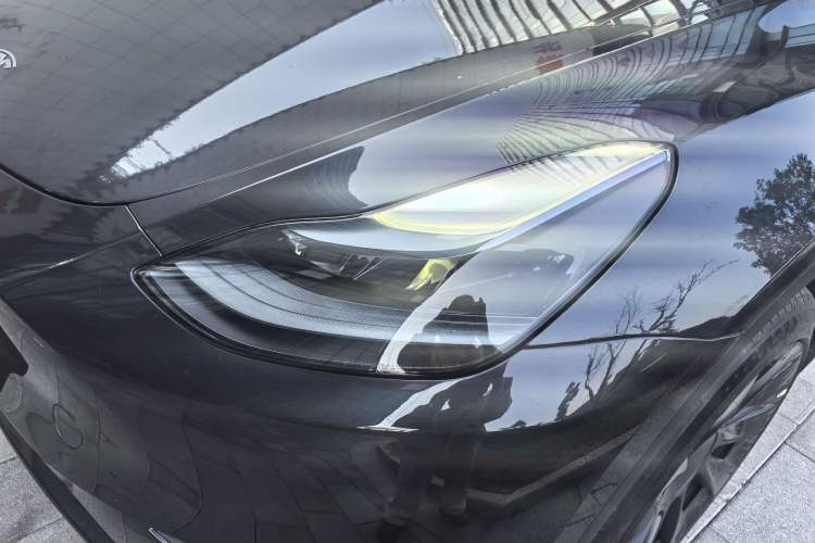 Used Tesla Model Y 2024 Long-Range All-Wheel-Drive Version