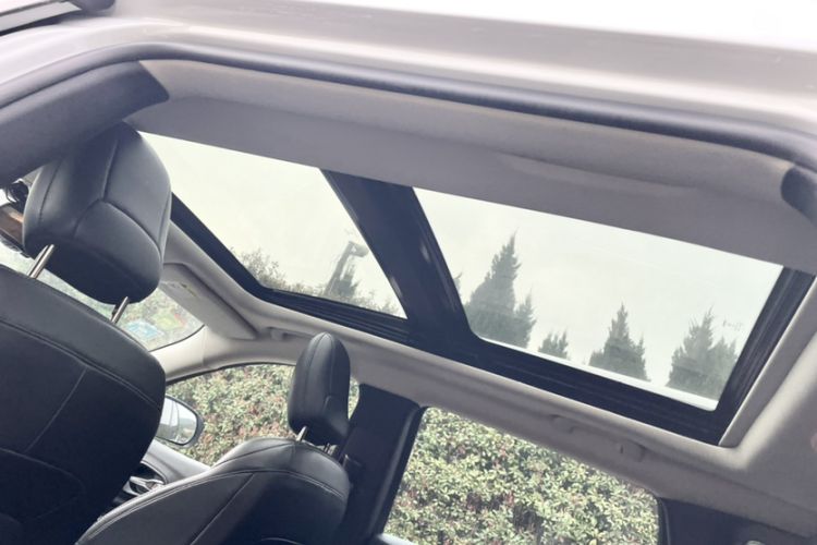 Used Jeep Cherokee 2016 2.0L Superior Edition