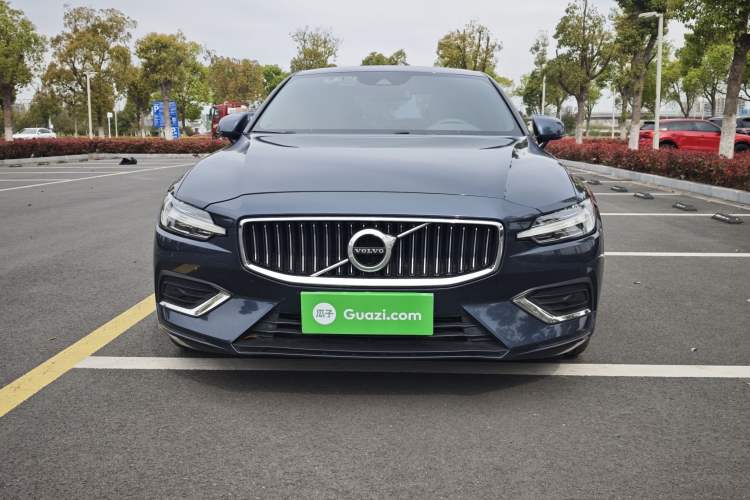 Used Volvo S60 2021 T4 Zhiyi Luxury Edition
