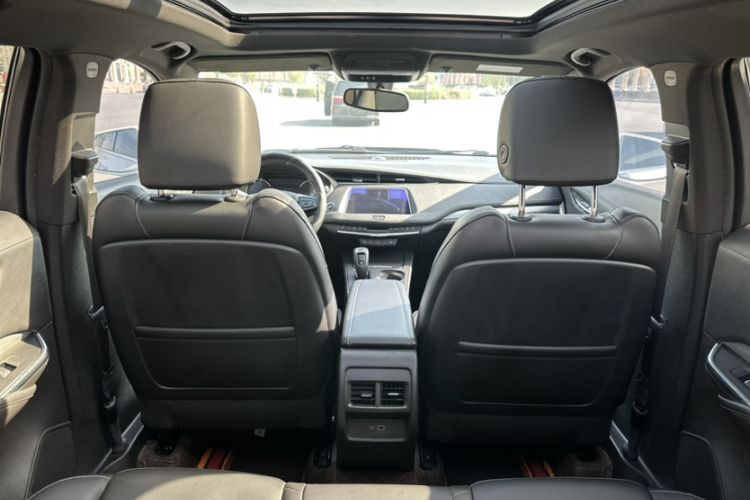 Used Cadillac XT4 2018 28T Two-Wheel-Drive Luxury Model
