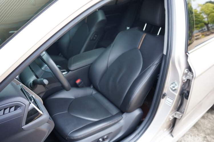 Used Toyota Camry 2021 2.5G Luxury Edition Interior 6