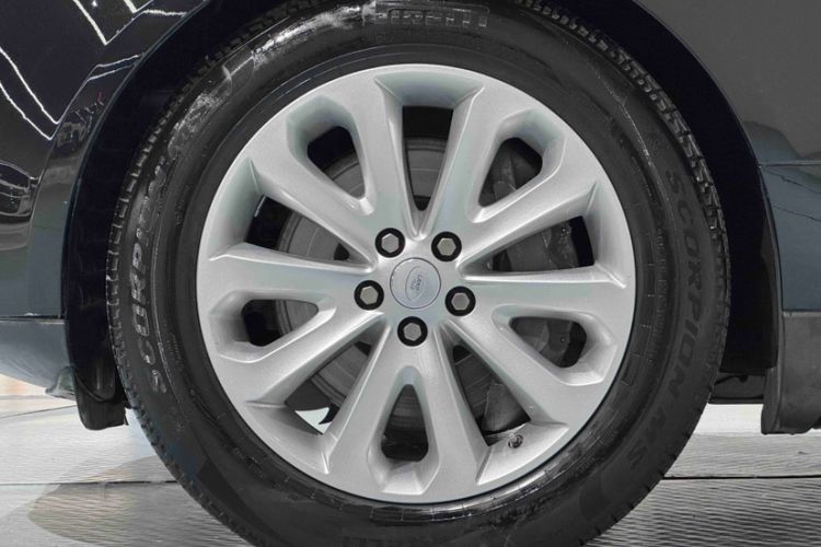 Used Land Rover Range 2017 3.0 SC V6 Vogue Extended Version Exterior 8