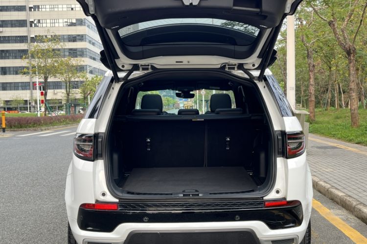 Used Land Rover Discovery Sport 2022 249 PS R-Dynamic S Performance Edition 5 Seats Trunk