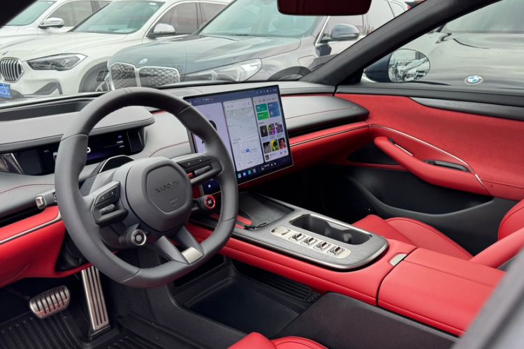 Used Xiaomi Auto SU7 2024 Four-Wheel Drive Ultra-Long Range Advanced Intelligent Driving Max Edition
