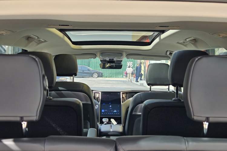 Used Hongqi HS7 PHEV 2024 2.0T PHEV Four-Wheel Drive Flagship Edition 6 Seats
