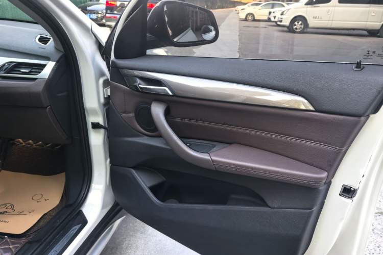 Used BMW X1 2018 xDrive20Li Luxury Edition Interior 7