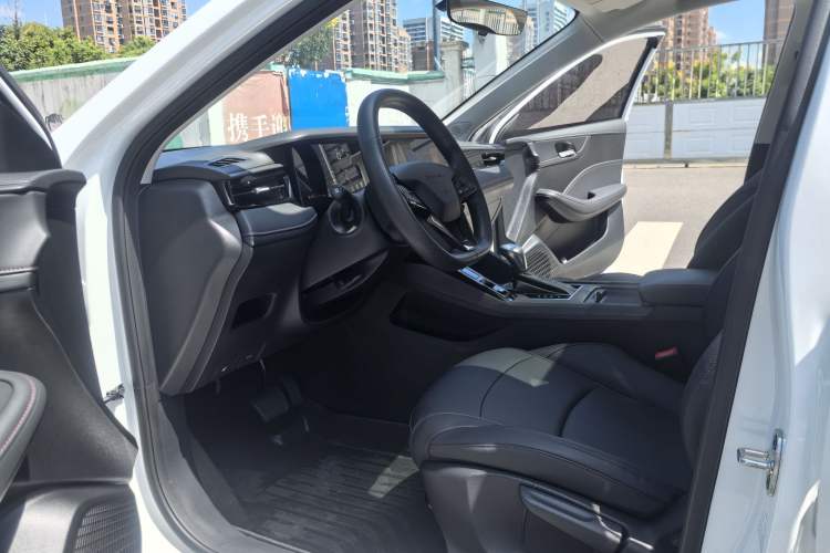 Used Roewe i5 2024 1.5L CVT Luxury Edition