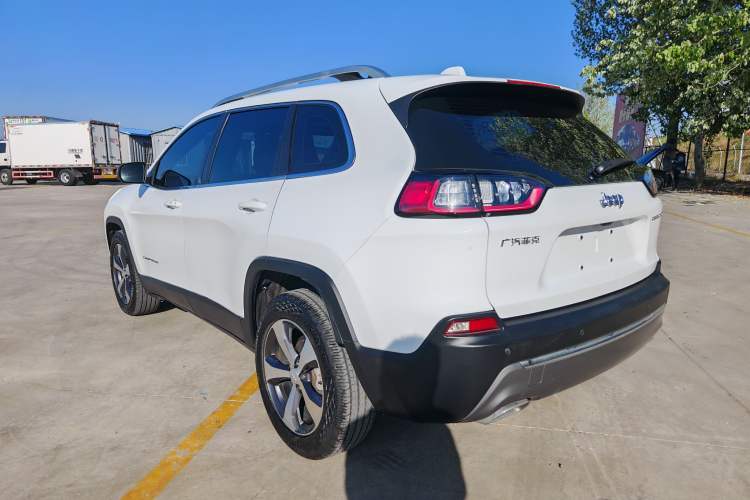 Used Jeep Cherokee 2019 2.0T Two-Wheel Drive Smart Enjoyment Version China VI Exterior 6