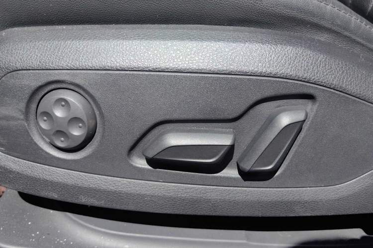 Used Audi A4L 2020 40 TFSI Luxury Dynamic Model Interior 7