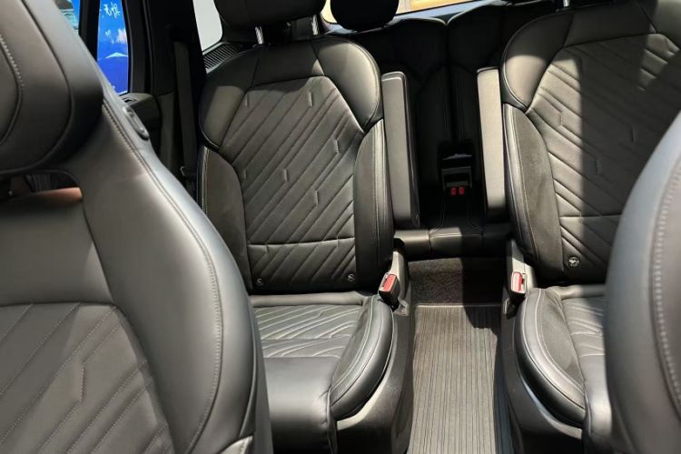 Used Lynk & Co 09 2021 2.0T Halo Six-Seater