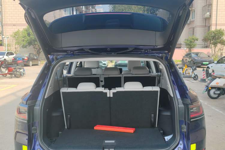 Used Volkswagen ID.6 X 2022 Smart Enjoyment Long-Range Edition