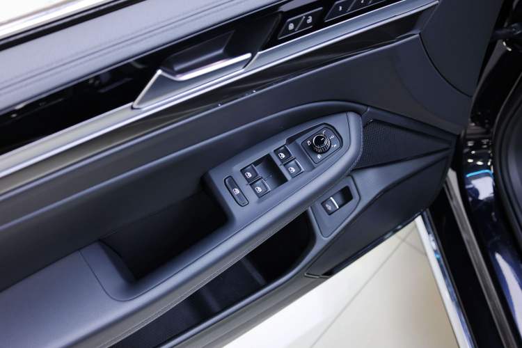 Used Volkswagen Phideon 2019 380TSI Two-Wheel Drive Business Edition China VI Standard