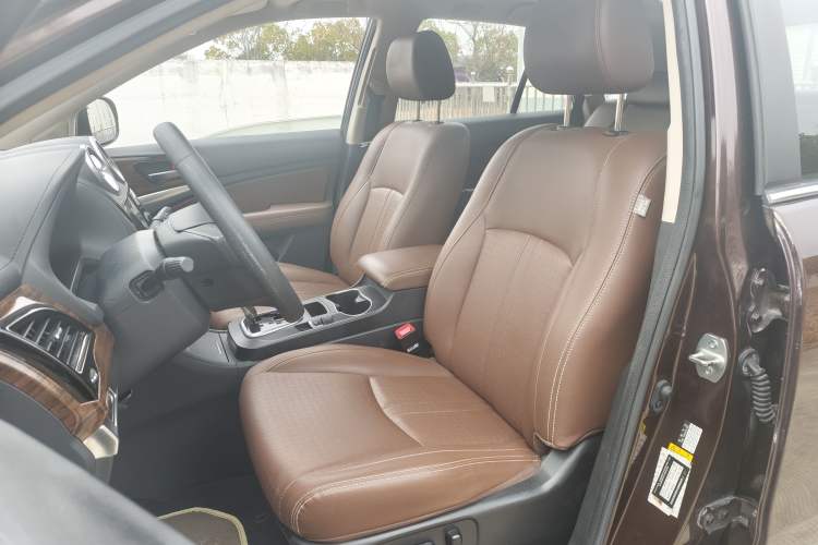 Used BYD S7 2016 2.0T Automatic Prestige Plus Interior 1