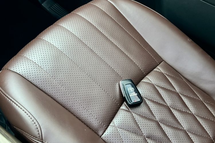 Used Toyota Prado 2018 3.5L Automatic TX-L with Rear-Mounted Spare Tire
