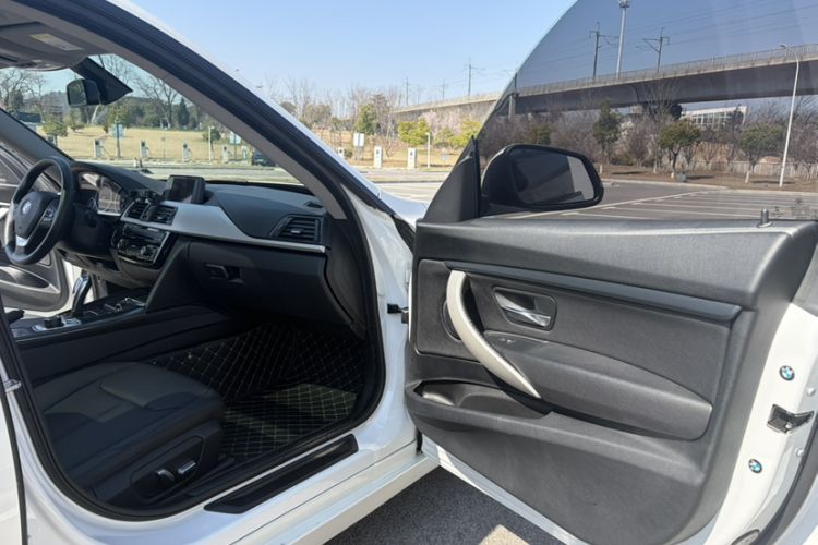 Used BMW 3 Series GT 2017 320i Sport Edition