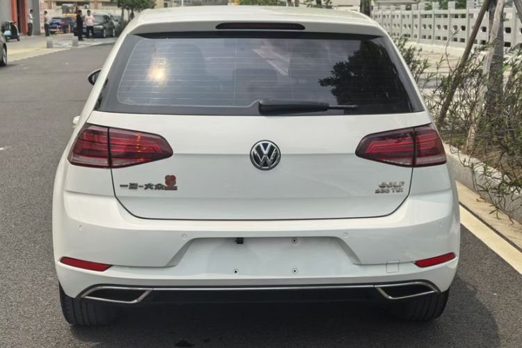 Used Volkswagen Golf 2018 230TSI Automatic Comfort Model Exterior 4