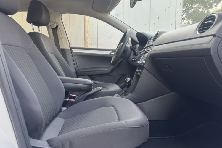 Used Volkswagen Jetta 2015 1.6L Automatic Comfort Model Interior 1