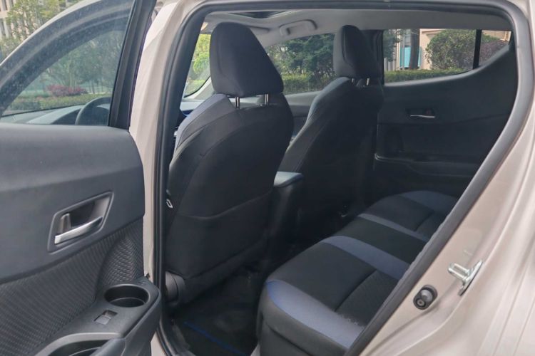 Used Toyota C-HR 2022 2.0L Comfort Edition Interior 4